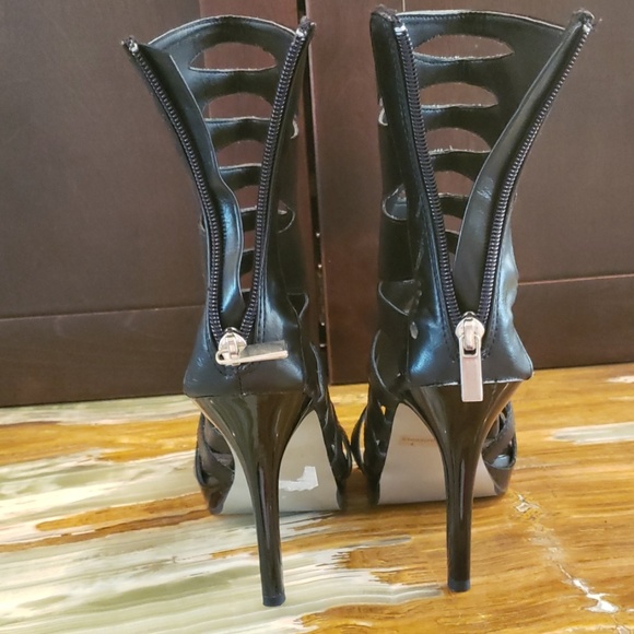 Heels - Picture 3 of 4